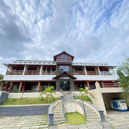 The Lavender Resort Waynad Vaduvanchal 외부 사진